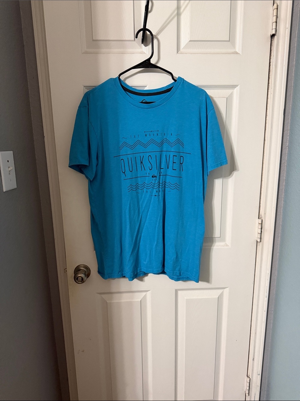 Quiksilver Men's Teal Blue Graphic Short Sleeve Tee